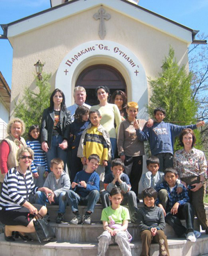 FDI members Roberta and Thyrle Stapley and Becky Johnson assess the Ana Gizdova orphanage